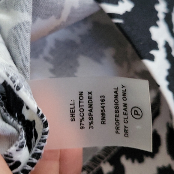 NWT Calvin Klein off shoulder fitted dress size 10 black and white - Picture 7 of 7